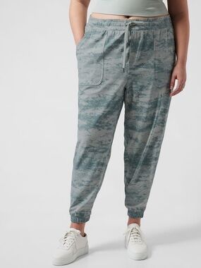 Athleta Farallon Printed Jogger Pants, Fog Camo Sage Green, Size 3X